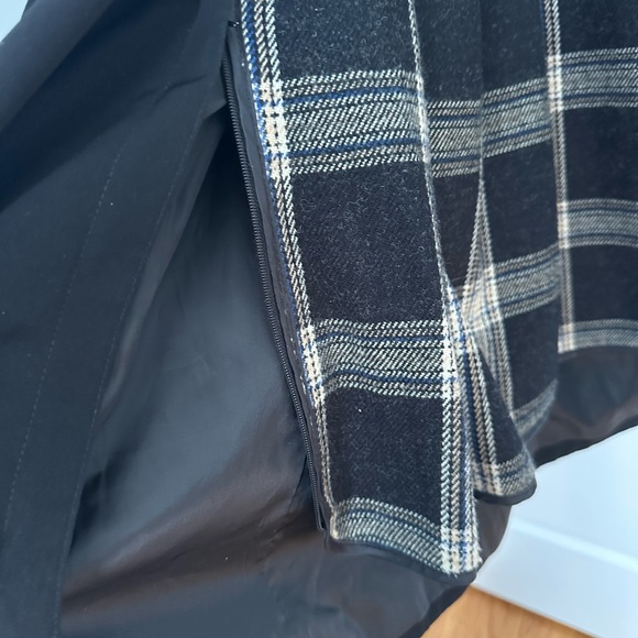 London Fog Black Double-Breasted Trench Coat - Picture 4 of 6